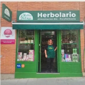 Fachada del herbolario La Ventana Natural en San Fernando de Henares
